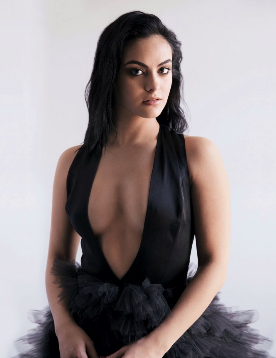 Camilla Mendes hot