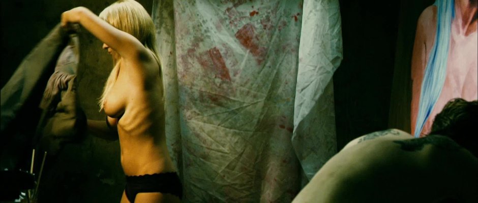 Zoya Berber bed scene in the film