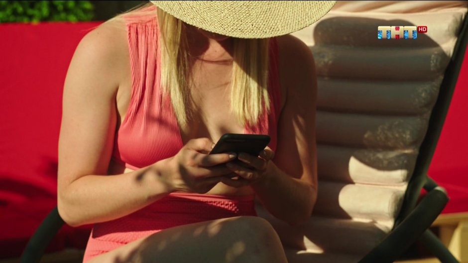 Zoya Berber in underwear