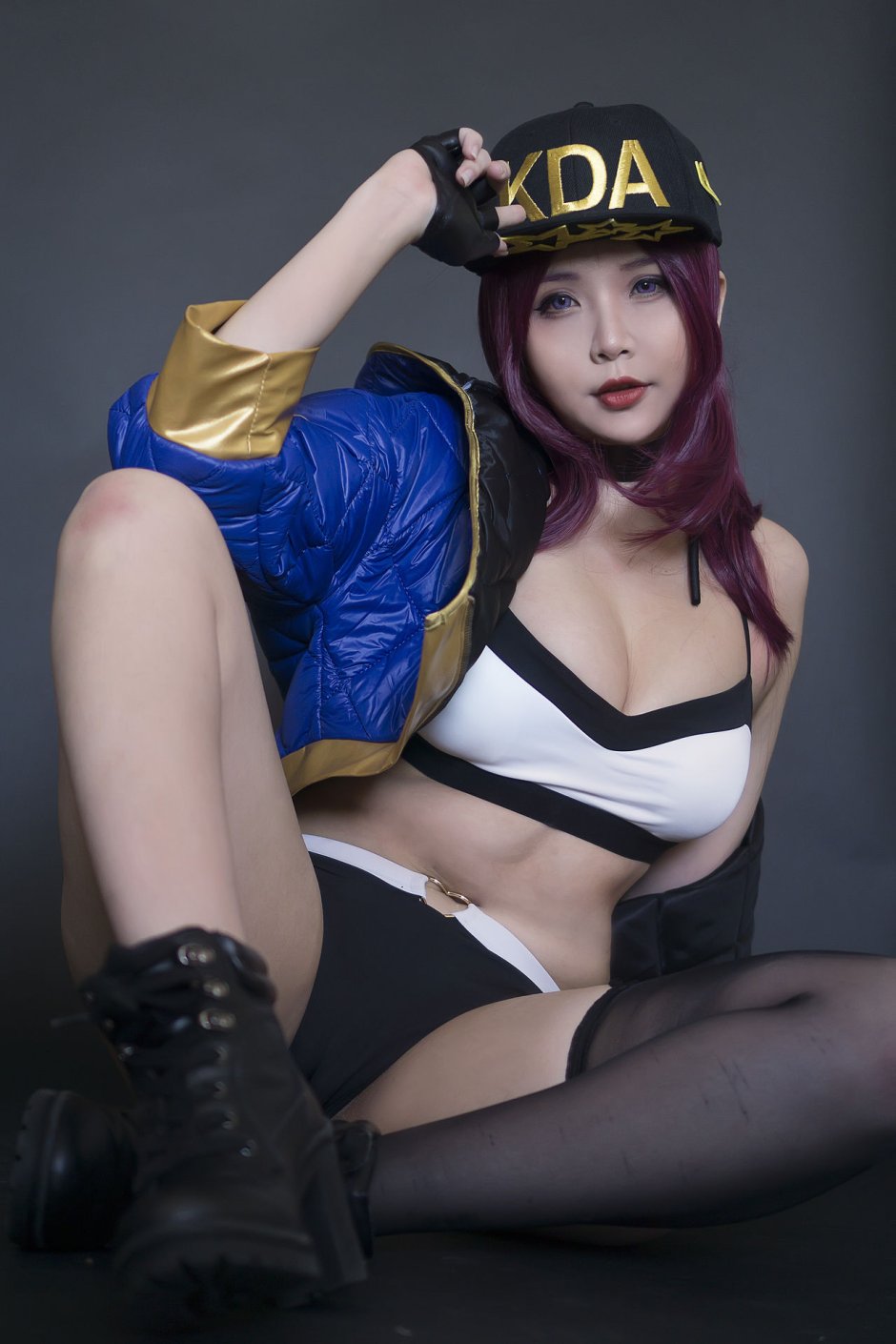 Cosplayer Hana Bunny +18
