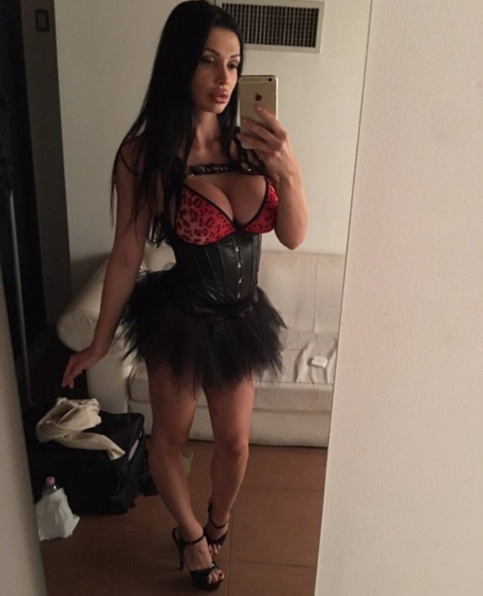 Aletta Oshen Bimbo breast