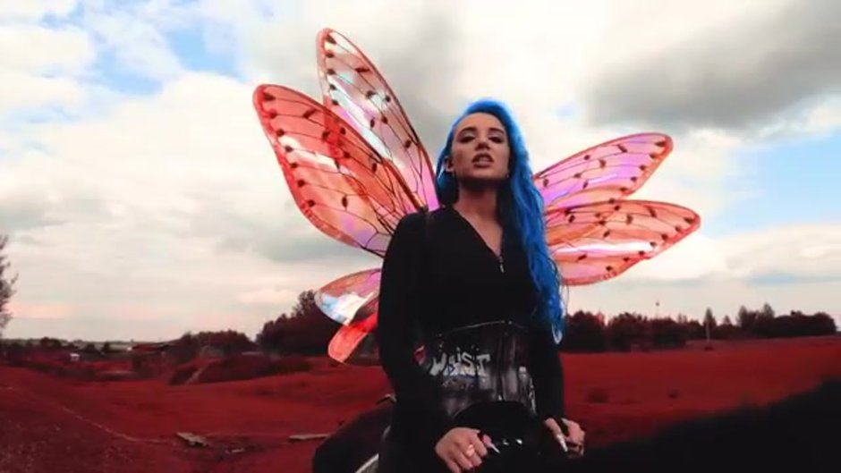 Mia brigo butterflies clip