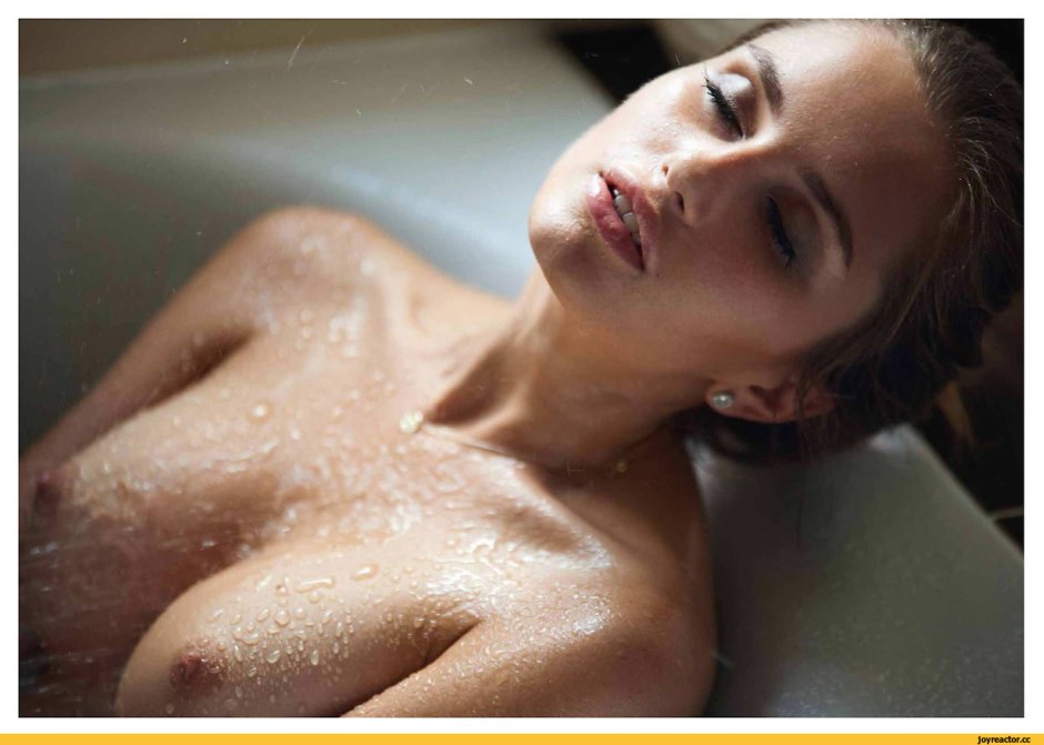 Photos of three girls without clothes