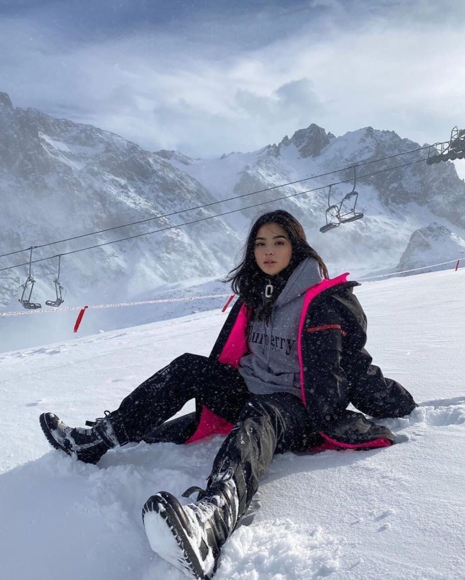 Diana Korkunova in winter