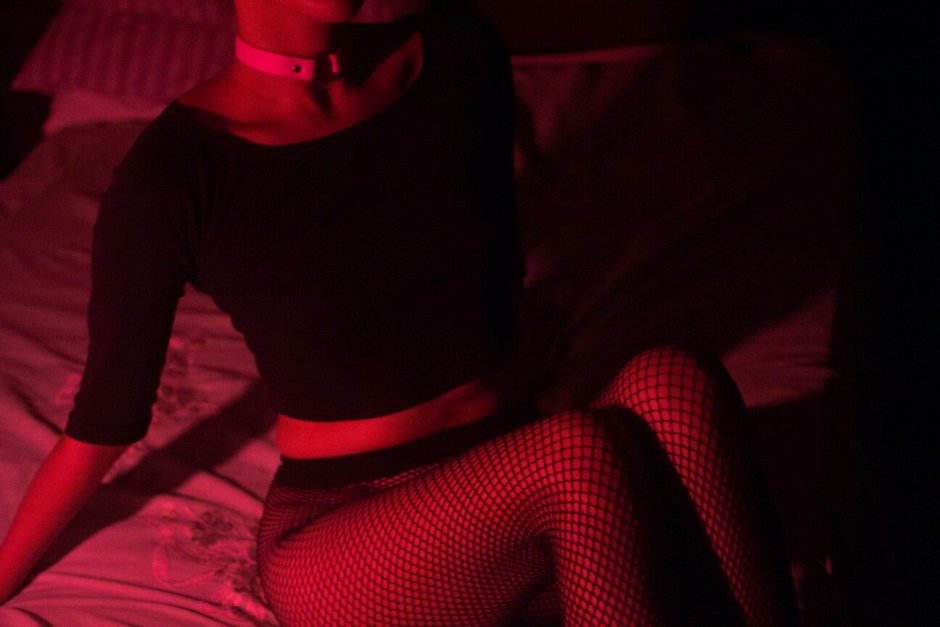 Aesthetics of the body of the girl red