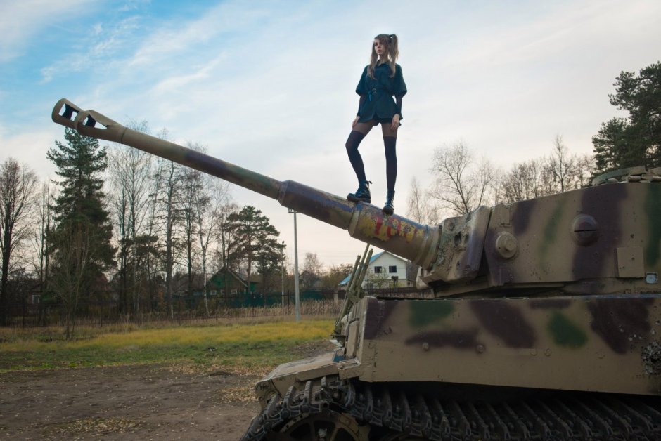 Alina Rin tanks
