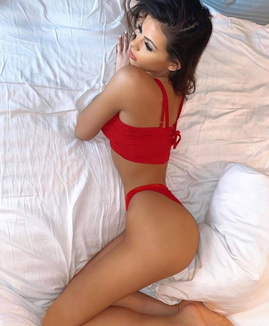 Katie Bell 21 +