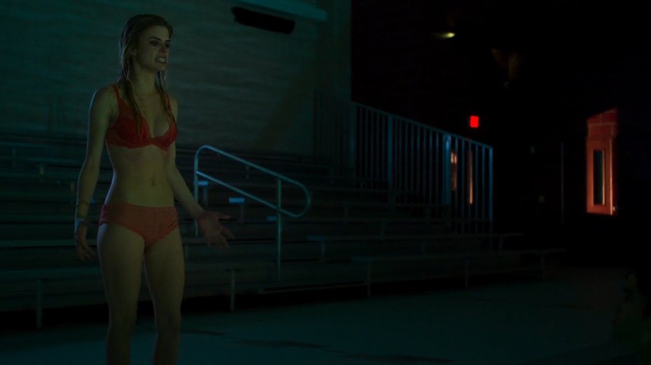 Theya Quin in the underwear arrow