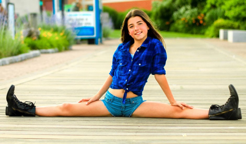 Elena Damelio Dancer