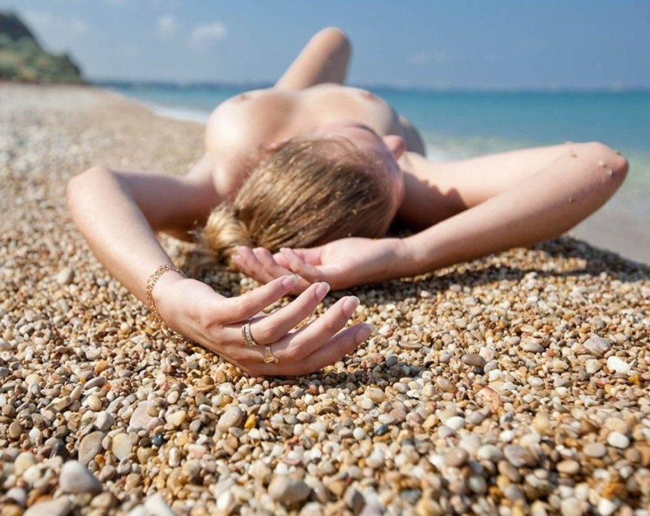 Nude beach girls in hats