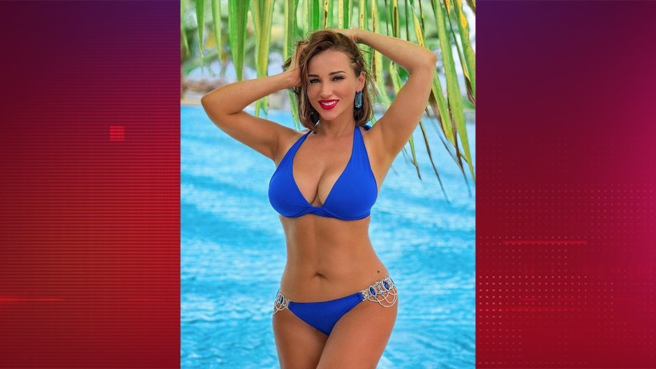 Anfisa Chekhova looking at night