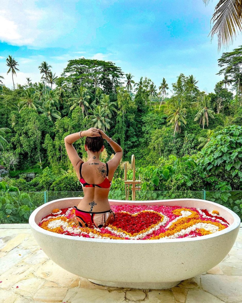 Anfisa Chekhov abroad
