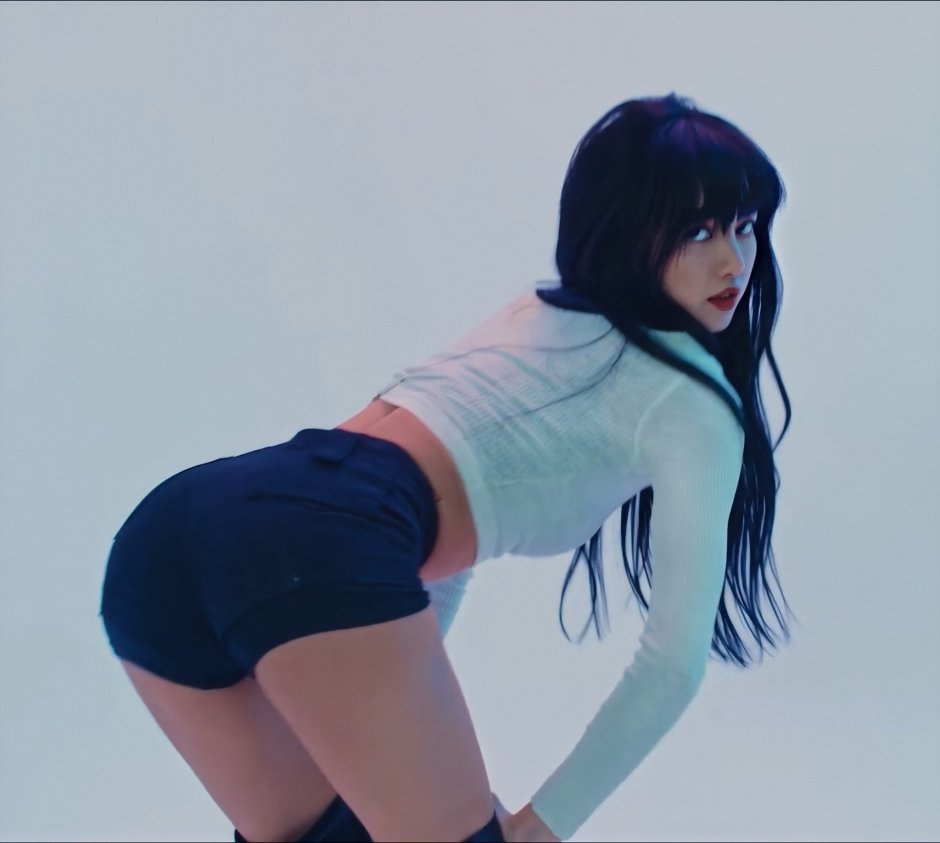 Lalisa Blackpink in underwear