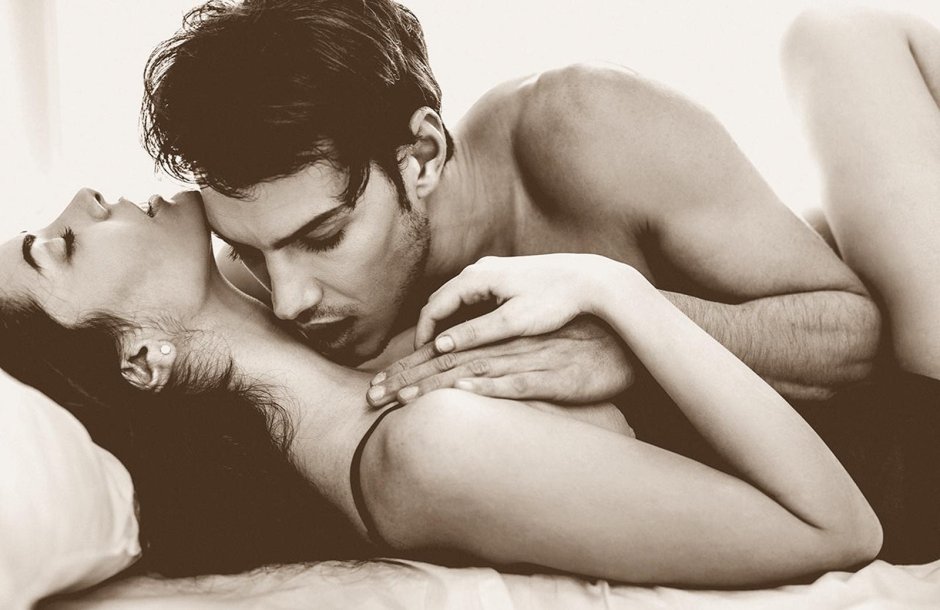 Kisses in bed
