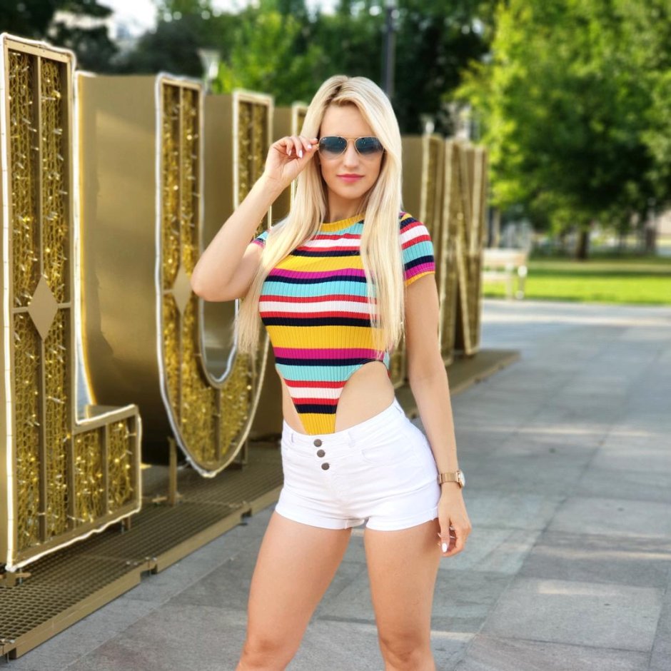 Girls and cars Private
