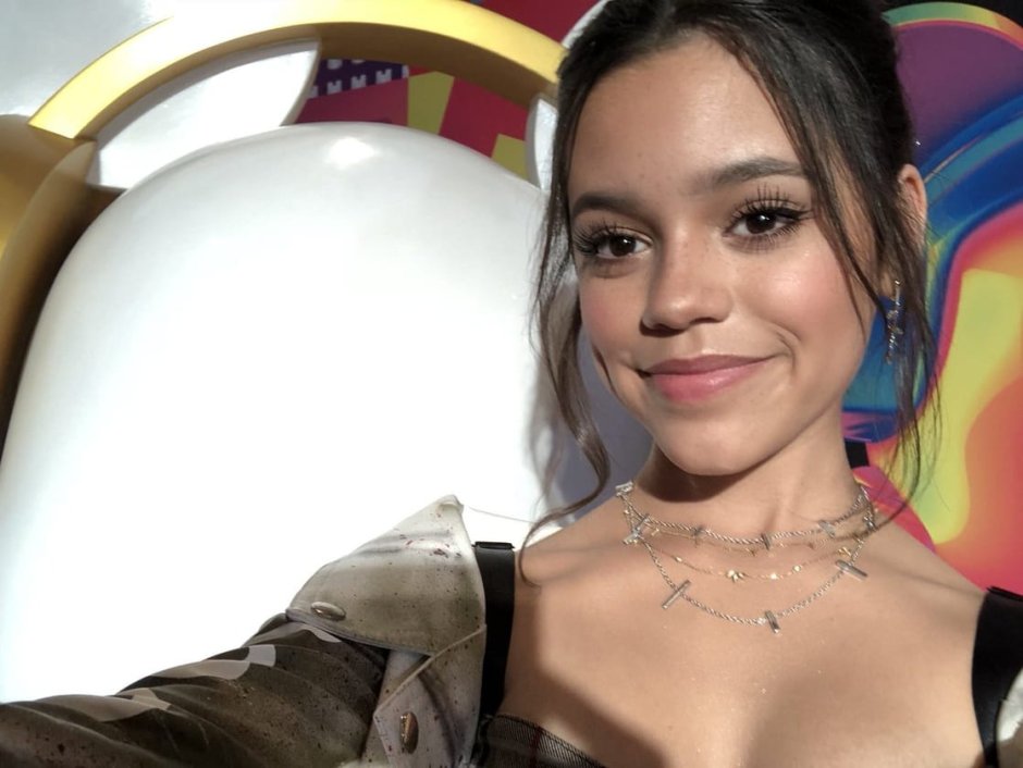 Jenna Ortega Desnuda
