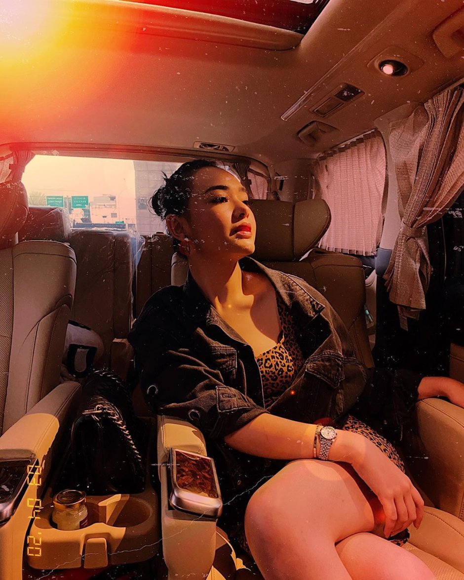 BELAHAN DADA AMANDA Manopo