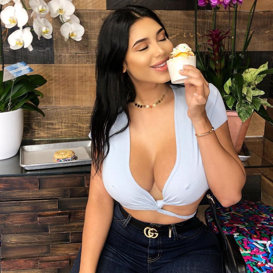 Mia Francis Hot