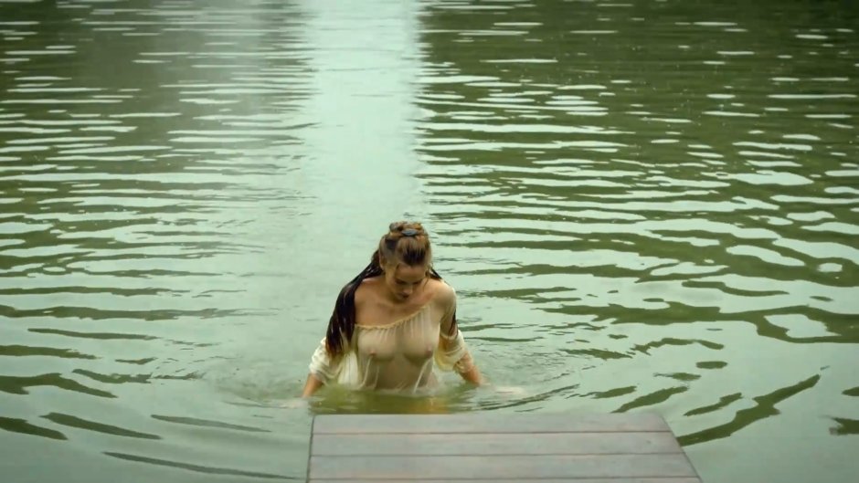 Noemi Schmidt Versailles