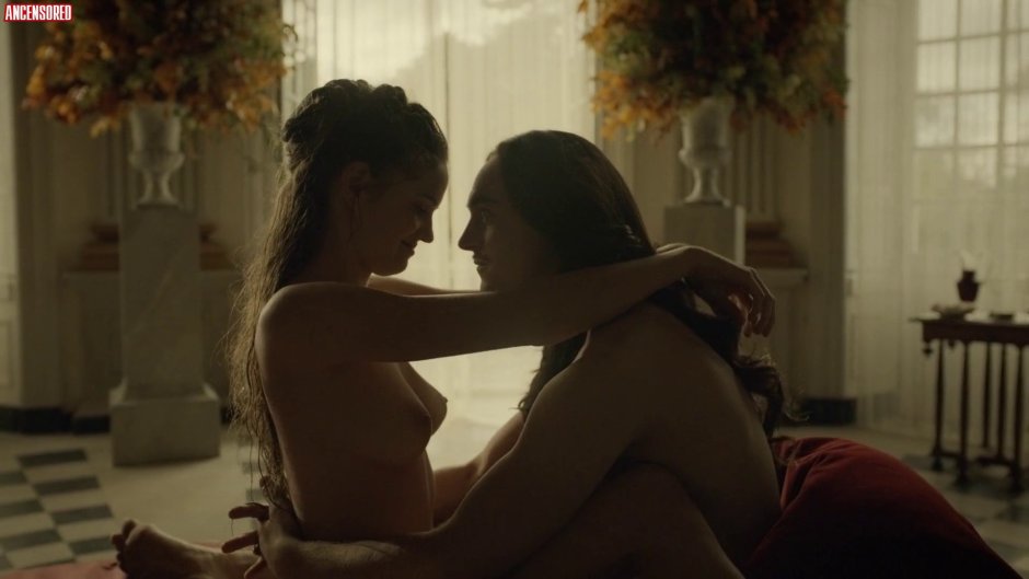 Noemi Schmidt erotic scenes