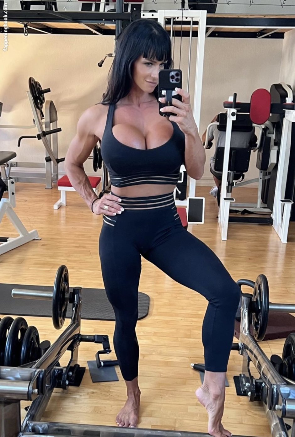 Cindy Landolt muscles bicepsa