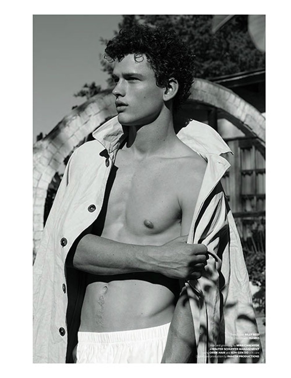 Simon Nessman Blue