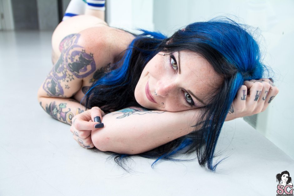 Suicidegirls skies