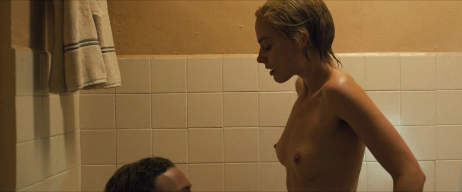 Naked actress Margot Robbie