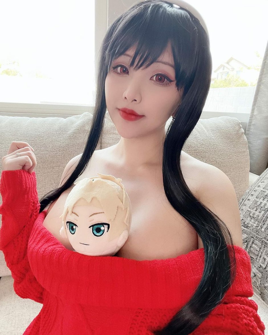 Hana Bunny cosplayer Genshin Impact