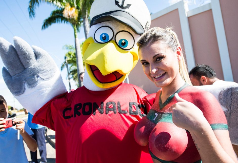Andressa Urak and Ronaldo