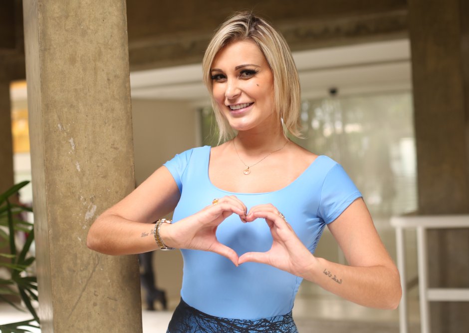 Andressa Urach at the airport
