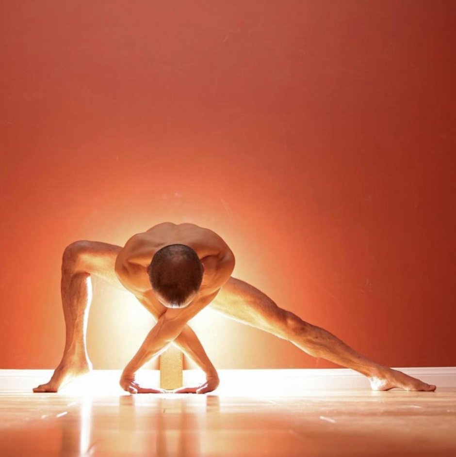 Yoga yoga naked