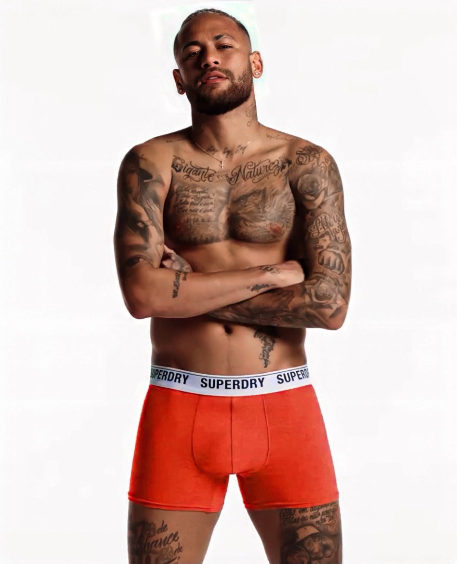 Neymar is naked