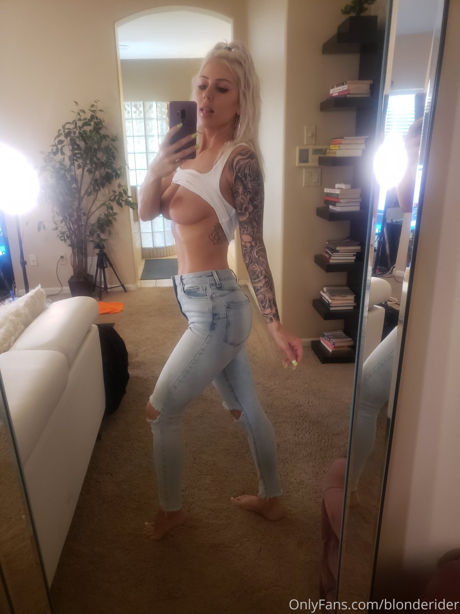 Diana Korkunova is naked