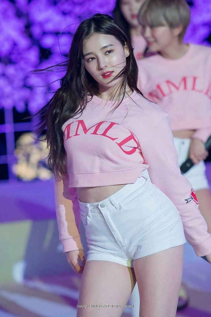Nancy Momoland Body