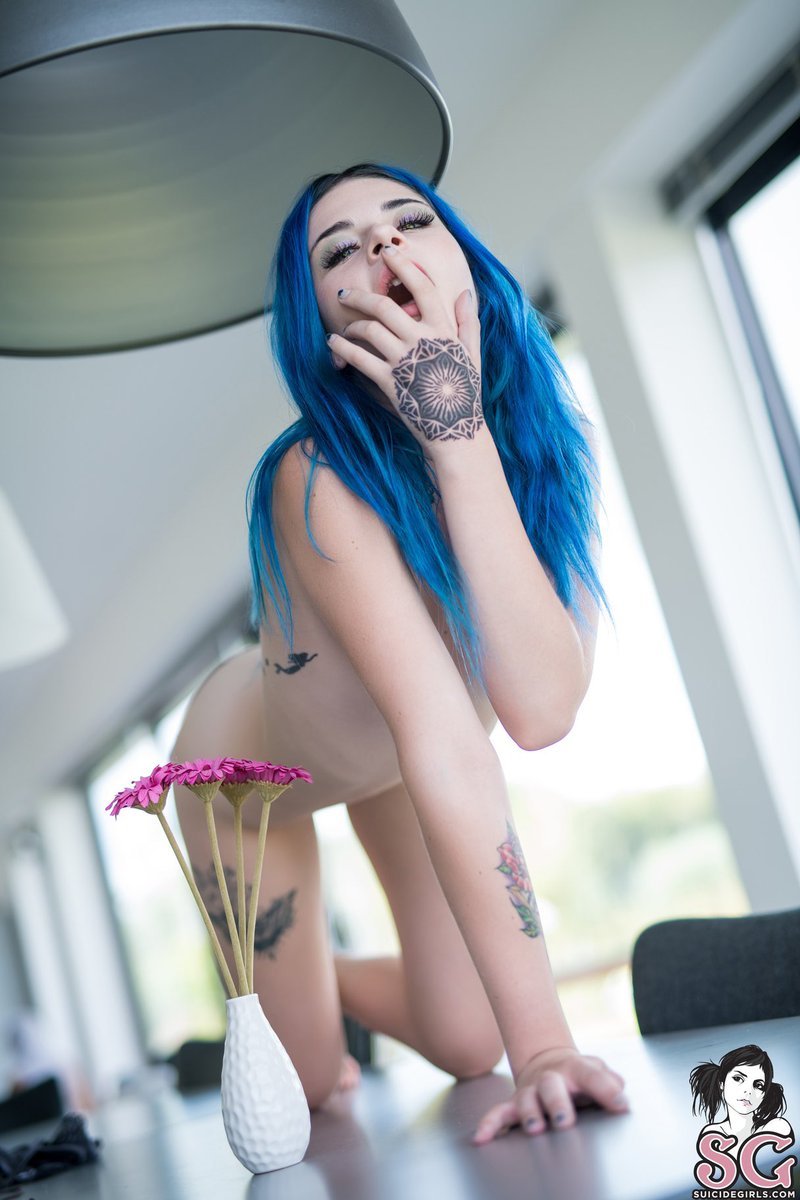 Kuroha Suicide Girl