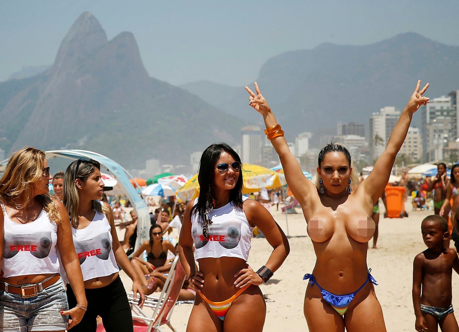 Brazilian Boobs Beach - Brazil Beach Tits - 67 porn photo