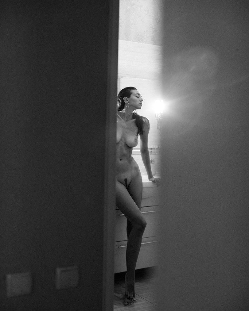 Secret Selfie by Umakuchi Shouyu naked without panties and clothes nude