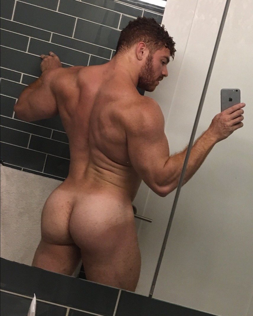 Naked guy with a big booty