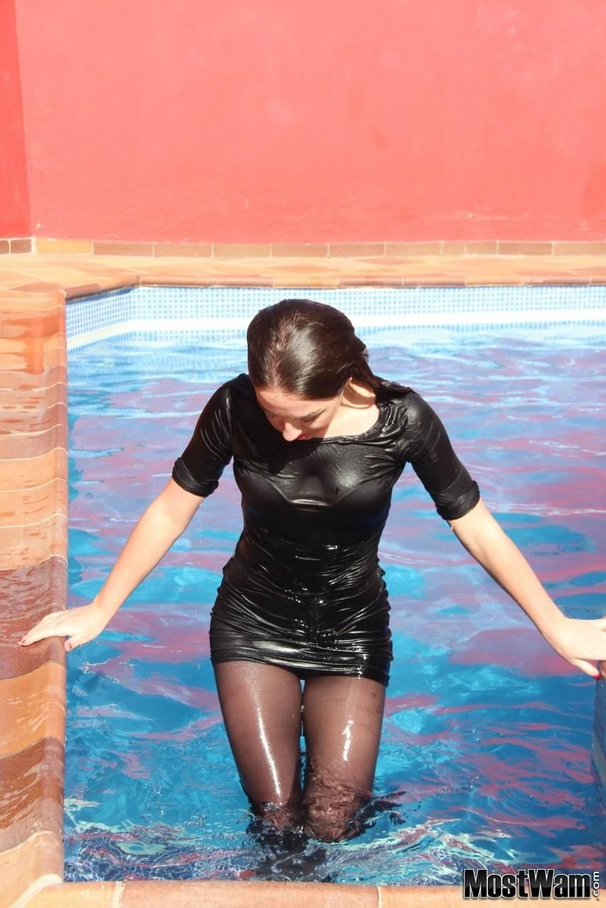 Wetlook in the dress