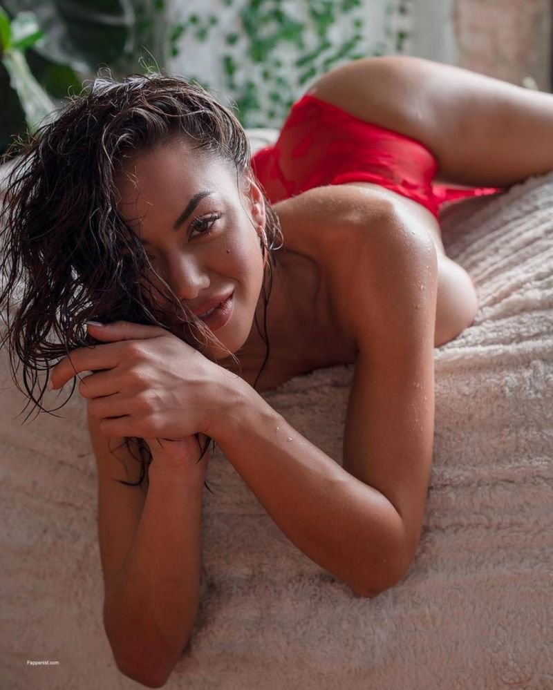 GWEN SINGER NAKED