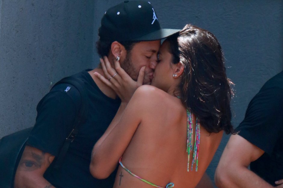 Bruna Markezini and Neymar
