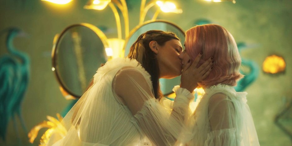 Emma Roberts Paradise hills