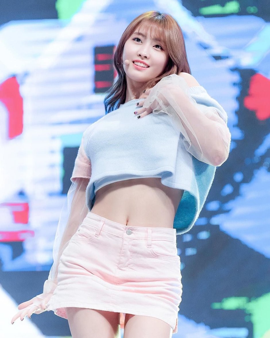 Momo TwiS Hot