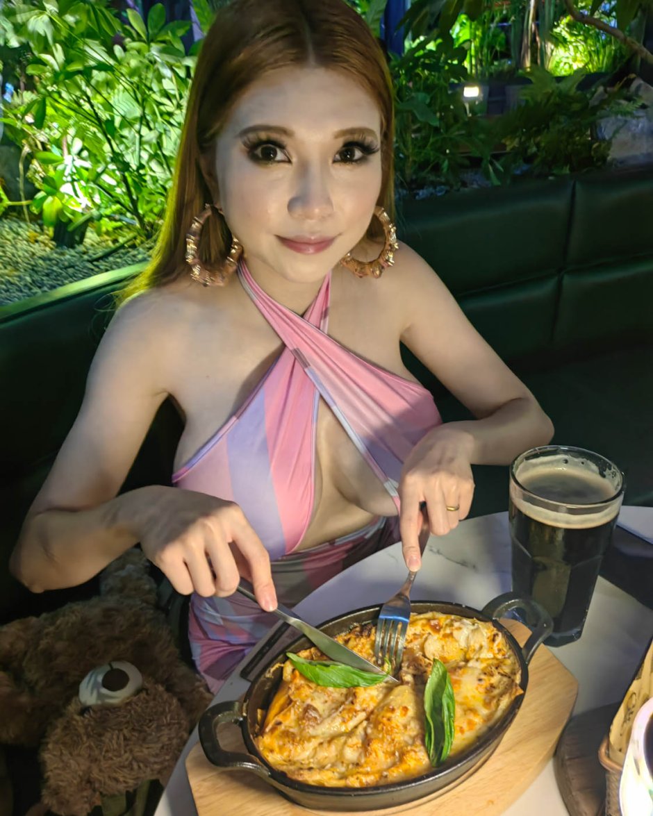 NAOMI WU +18