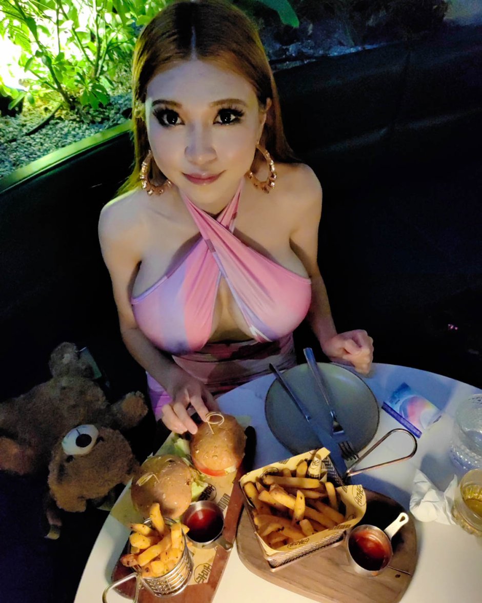 Naomi by Sexy Cyborg