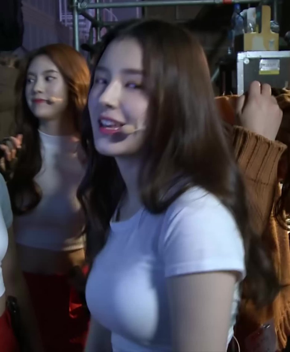 Lin May robber Boob Gif