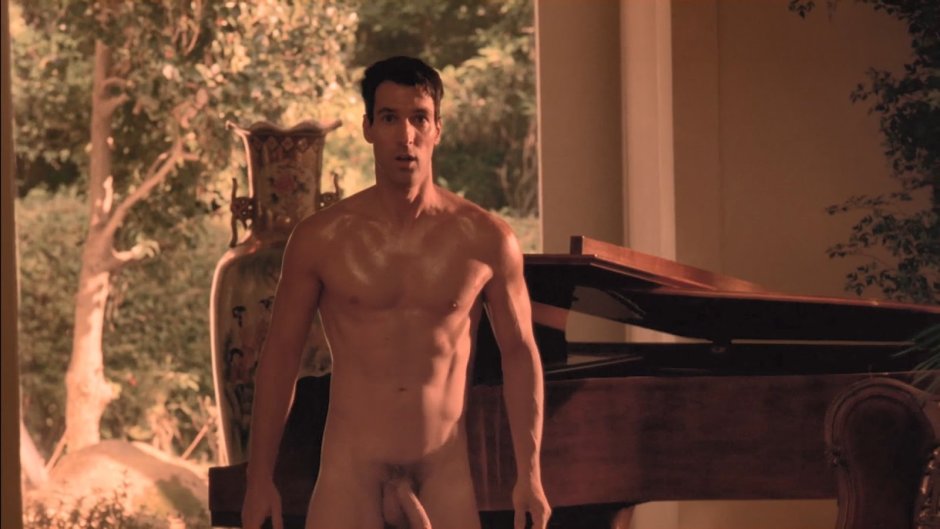 Brad Pitt drain naked dick