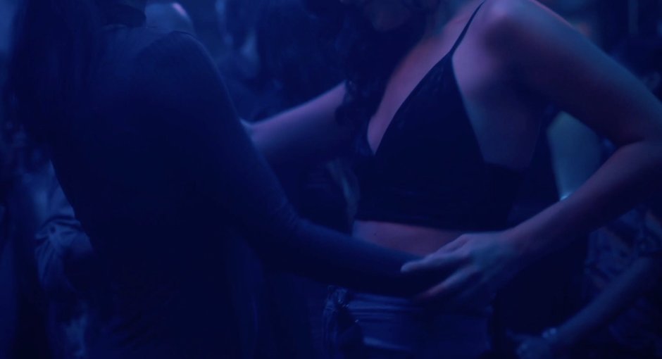 Linda Siegel fell breasts