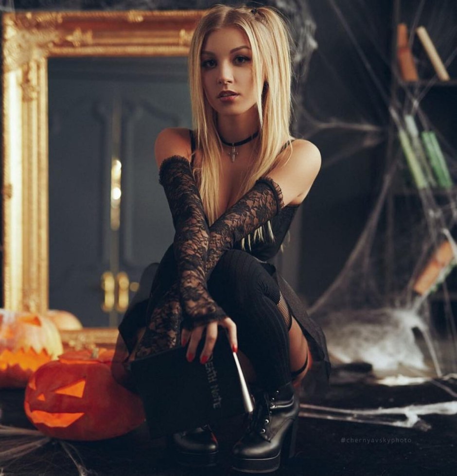 Julia Yaroshenko and Killer Katrin by Joakim Karlsson